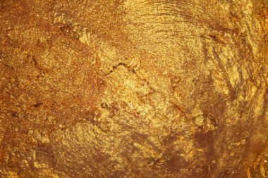 Tasarım amacı için altın sıvısı metalik akrilik boya dokulu arka plan