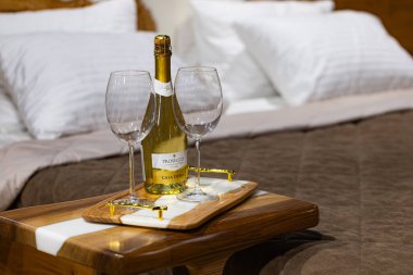 Lviv, Ukrayna - 22 Mayıs 2025: Prosecco Spumante Casa Defra