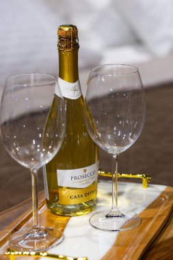 Lviv, Ukrayna - 22 Mayıs 2025: Prosecco Spumante Casa Defra
