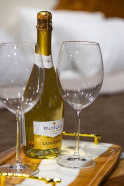 Lviv, Ukrayna - 22 Mayıs 2025: Prosecco Spumante Casa Defra