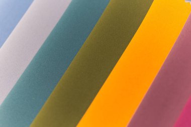 Tasarım amacı için renkli desenli tekstil örneklerinin yakınlaştırılması