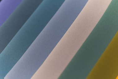 Tasarım amacı için renkli desenli tekstil örneklerinin yakınlaştırılması