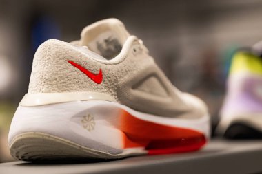 Lviv, Ukrayna - 30 Mayıs 2025: Nike spor ayakkabıları mağazada