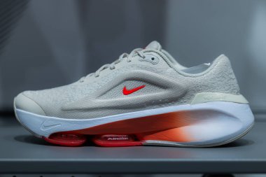 Lviv, Ukrayna - 30 Mayıs 2025: Nike spor ayakkabıları mağazada