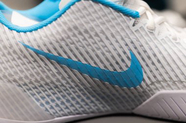 Lviv, Ukrayna - 30 Mayıs 2025: Nike spor ayakkabıları mağazada