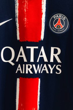 Lviv, Ukrayna - 29 Mayıs 2025: Nike Paris Saint-Germain tişörtü