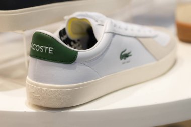 Lviv, Ukrayna - 29 Mayıs 2025: Lacoste spor ayakkabıları mağazada