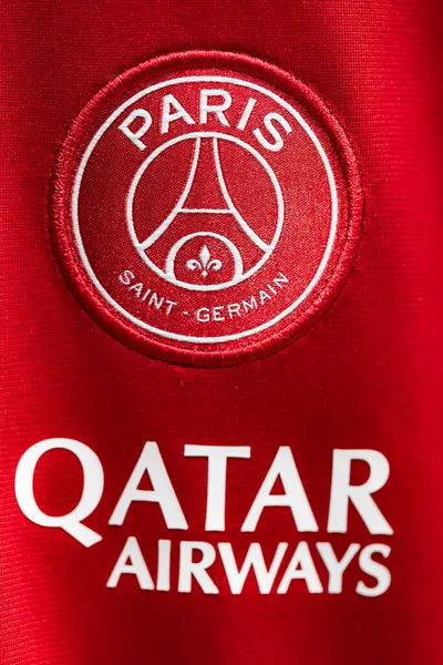 Lviv, Ukrayna - 29 Mayıs 2025: Nike Paris Saint-Germain tişörtü