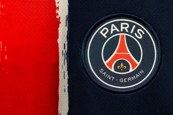 Lviv, Ukrayna - 29 Mayıs 2025: Nike Paris Saint-Germain tişörtü