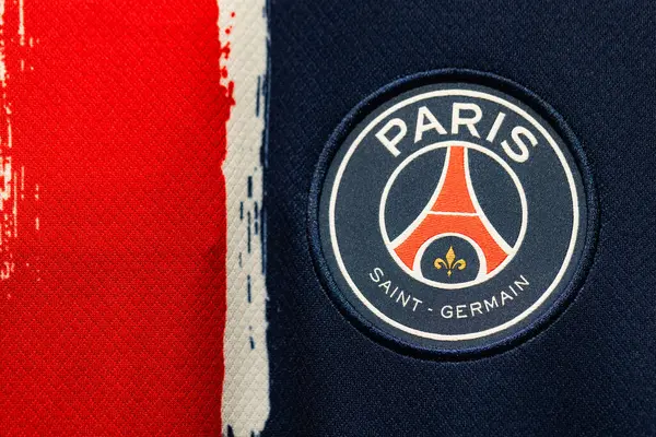Lviv, Ukrayna - 29 Mayıs 2025: Nike Paris Saint-Germain tişörtü
