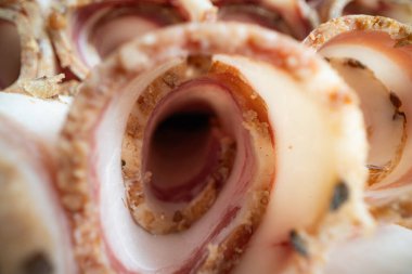 Bir Tabakta Dilimlenmiş Geleneksel Ukrayna Salo Rolls