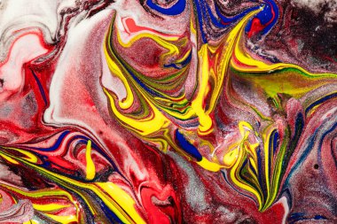 Parıldayan Metalik Renklerle Canlı Soyut Akışkan Sanat