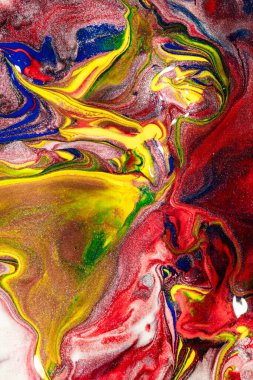 Parıldayan Metalik Renklerle Canlı Soyut Akışkan Sanat