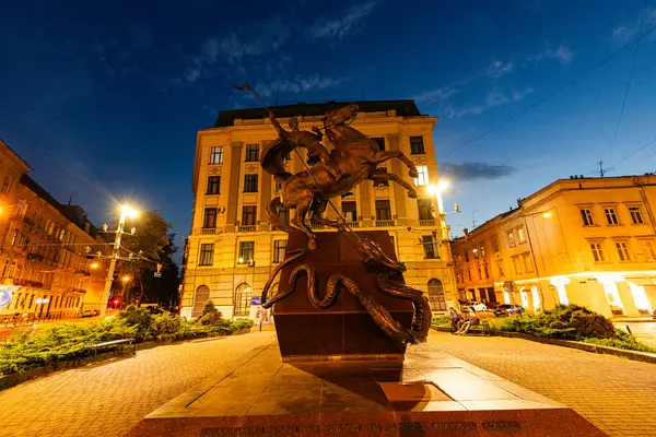 Lviv, Ukrayna - 25 Ağustos 2024: Lviv 'deki Aziz George Zmiyeborets Anıtı