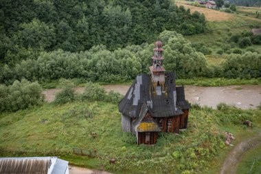 Ilnyk Köyündeki Eski Ahşap Katolik Şapeli, Lviv Oblastı, Ukrayna