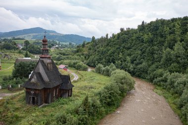 Ilnyk Köyündeki Eski Ahşap Katolik Şapeli, Lviv Oblastı, Ukrayna