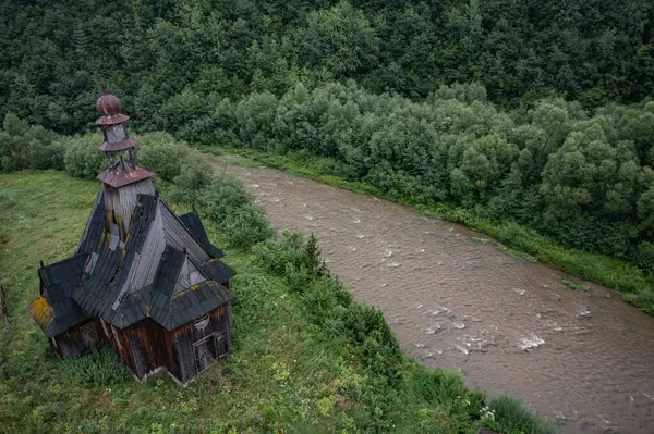 Ilnyk Köyündeki Eski Ahşap Katolik Şapeli, Lviv Oblastı, Ukrayna