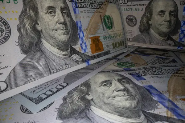 100 Dolarlık Faturaların Kapanışı