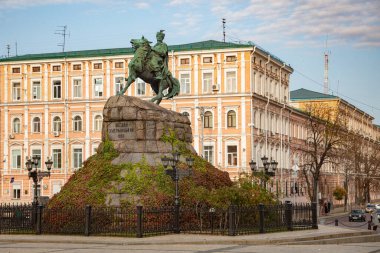 Kyiv, Ukrayna - 22 Ekim 2018: Kyiv 'deki Bohdan Khmelnytskyi Anıtı