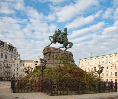 Kyiv, Ukrayna - 22 Ekim 2018: Kyiv 'deki Bohdan Khmelnytskyi Anıtı