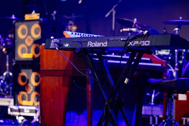 Lviv, Ukrayna - 30 Haziran 2019: Roland XP-30 Sentezleyici