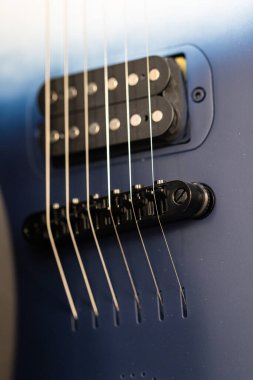 Modaya uygun Mavi Elektronik Gitar, Modern Tasarım, Yakın plan Ayrıntılar