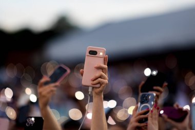 Konser Seyircisi, Smartphone Kaydı