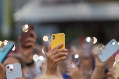 Konser Seyircisi, Smartphone Kaydı