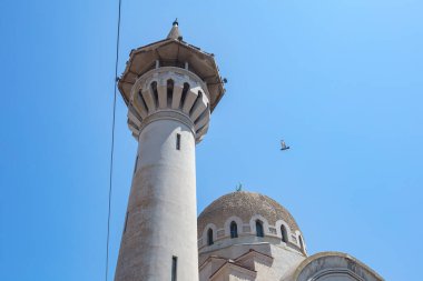 Constanta, Romanya - 17 Temmuz 2025 - Carol I Cami Minaresi ve Mimarlık