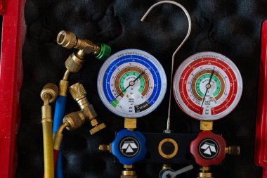 Yüksek Görünümlü Soğutucu Manifold Ölçümleri