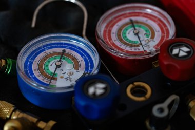 Yüksek Görünümlü Soğutucu Manifold Ölçümleri