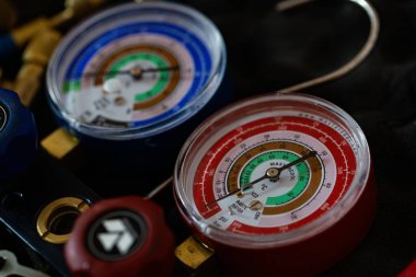 Yüksek Görünümlü Soğutucu Manifold Ölçümleri