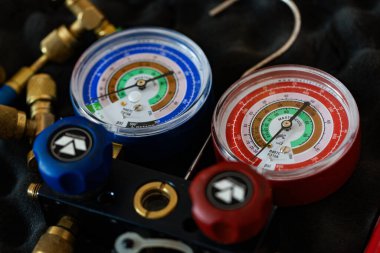 Yüksek Görünümlü Soğutucu Manifold Ölçümleri