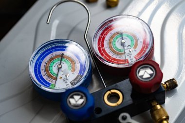 Yüksek Görünümlü Soğutucu Manifold Ölçümleri