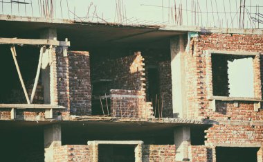 Şehirdeki ev inşaatı