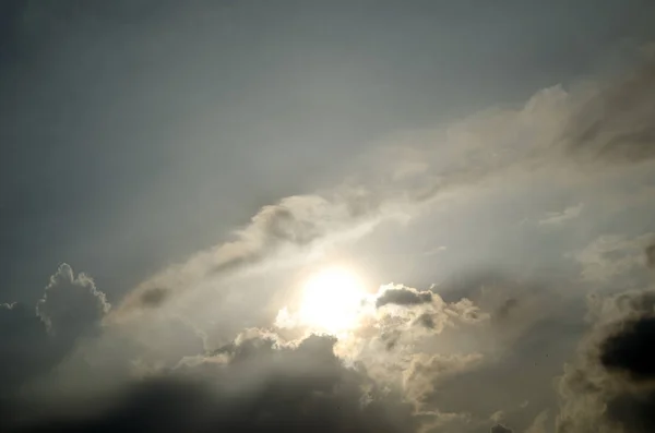 Cloudscape Sta Sviluppando Splendida Forma Sole Splende Tra Nuvole — Foto Stock