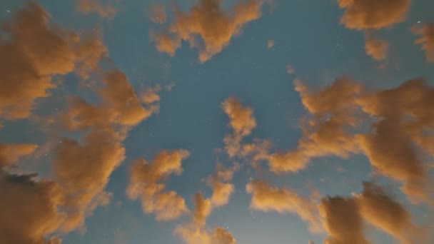 Timelapse Nubes Doradas Cielo Estrellado Por Mañana Por Noche Cielo — Vídeos de Stock