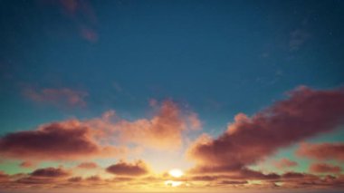 Mavi yıldızlı gökyüzünde altın bulutların zamanı ve sabah güneşi. Bulutlu gökyüzü. Güzel bulut manzarası 4k