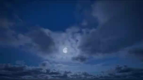 Timelapse Księżyca Niebieskim Gwiaździstym Niebie Chmurami Poruszającymi Się Nocy Chmurne — Wideo stockowe