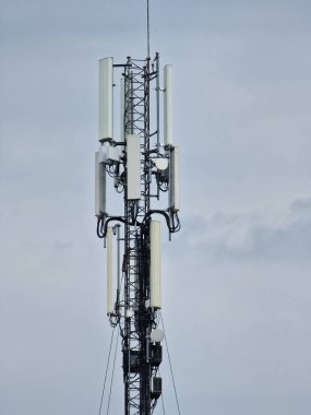 Merkez istasyon anten kulesi ve 4G LTE ve 5G teknolojileri için LTE anten direği