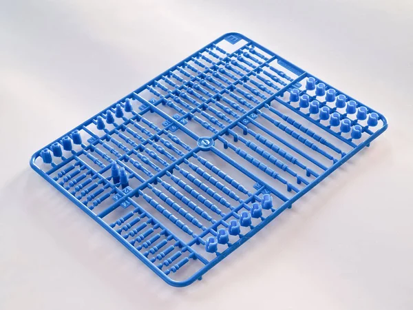 Kék Fröccsöntött Összeszerelési Alkatrészek Gyermekgépészeti Konstruktorhoz — Stock Fotó