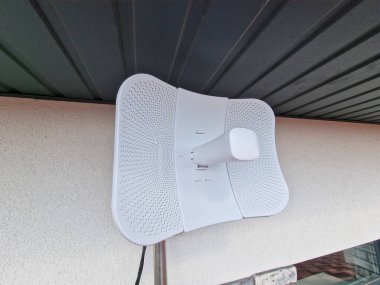 Noktalı iletişim ve 5G teknolojisi için gigabit internet anteniName