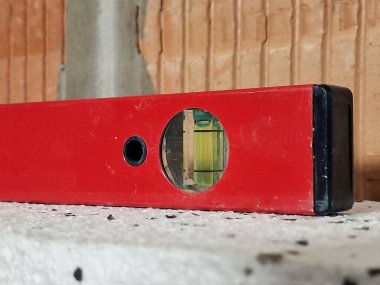 İnşaat alanında Seviye ve Eğim Değerlendirme Eğimi Aracı