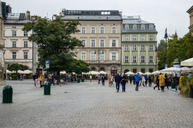 Krakow, Polonya, 1 Ekim 2022 Krakow sokakları. Polonya 'da bir turizm şehri