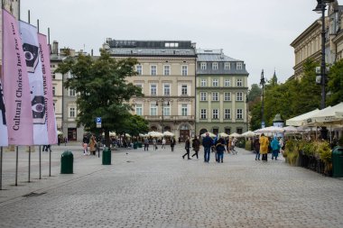Krakow, Polonya, 1 Ekim 2022 Krakow sokakları. Polonya 'da bir turizm şehri