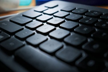 Siyah PC klavye arka planı. Klavyenin ayrıntıları. 