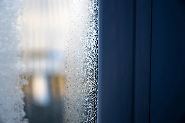Venster Met Condensaat Stoom Zware Regen Textuur Lekkende Ramen Het — Stockfoto