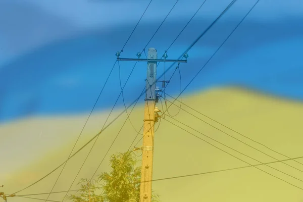 エネルギー問題の概念ウクライナフラグ ウクライナでのエネルギー消費量の増加 ウクライナのエネルギー危機 電気網の破壊 電気がない — ストック写真
