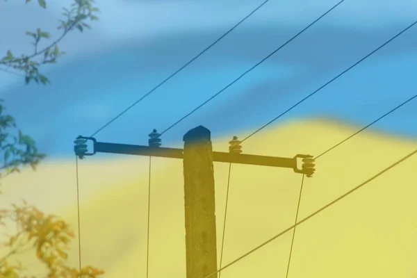能源问题概念乌克兰国旗 乌克兰的能源消耗增加 乌克兰的能源危机 电网被毁 没有电 — 图库照片