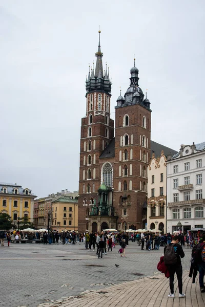 Cracóvia Polônia Outubro 2022 Basílica Santa Maria Praça Mercado Principal — Fotografia de Stock